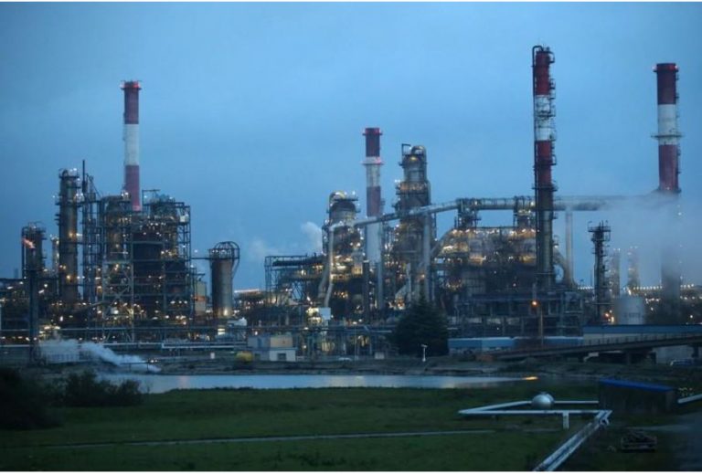 Xisara herî mezn bi petrolê ket