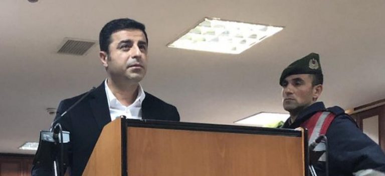 DADGEHKIRINA SELAHEDDÎN DEMÎRTAŞ Hat Paşxistin