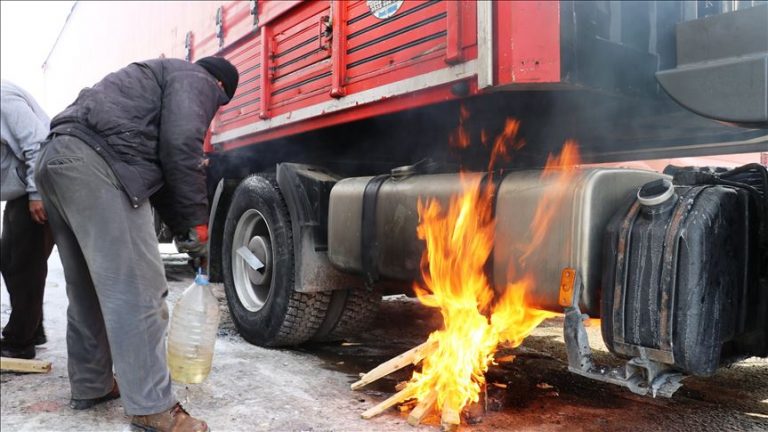 LI AGIRIYÊ DEPOYÊN TIRÊNÊN PARQKIRÎ DI SIR Û SERMAYÊ DA QERIMÎN.