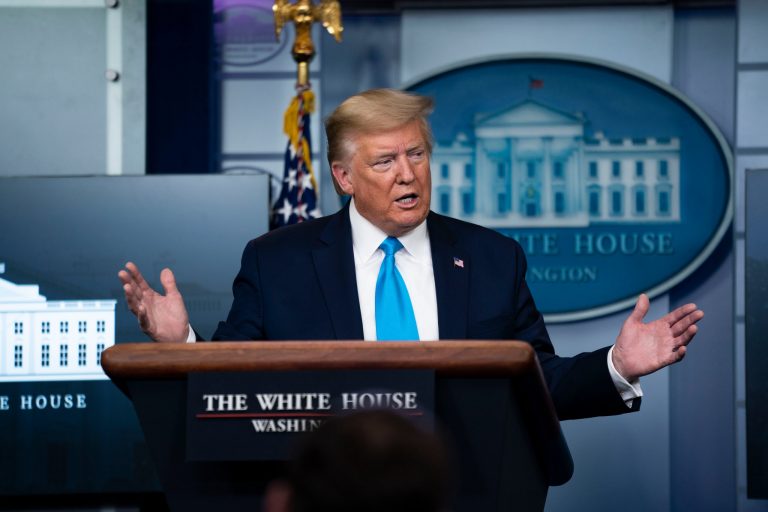 Tramp: bi şoreşek ferhengî a çep dixwazin dîroka me wenda bikin