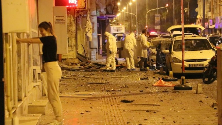 "Endamekî PKKê xwe teqand"