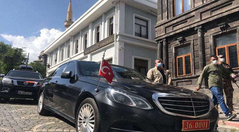 Qeyûmê şaredariya Qersê hesabê medya civakî ya kurdî jê bir