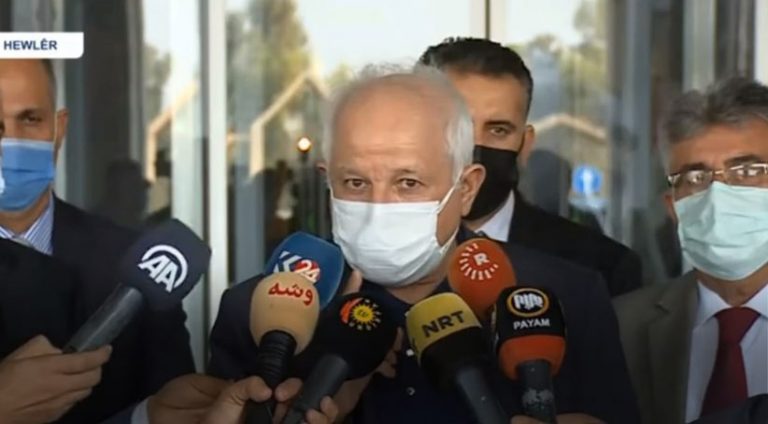 Şandeke siyasetmedar û kesayetiyên bakurê Kurdistanê serdana Perlemana Kurdistanê kir