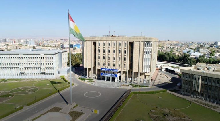 kurdên Bakur li dijî kiryarên PKK li pêş parlamentoya Kurdistanê daxûyanî da!