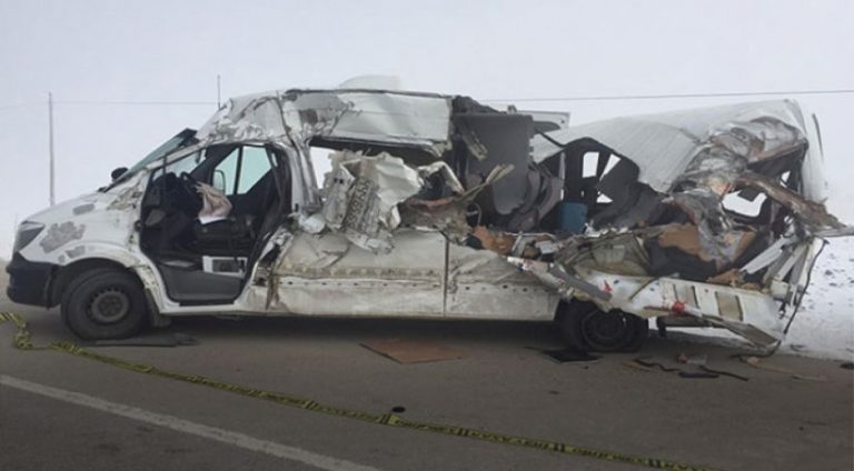 Li Geverê 5 kes di rûdana tirafîkê de mirin