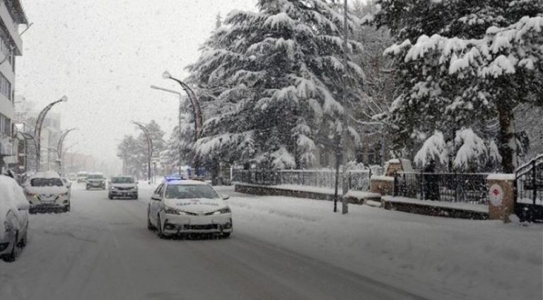 Li Çewlig, Amed û Sêrtê rêya bi sedan gundan hat girtin