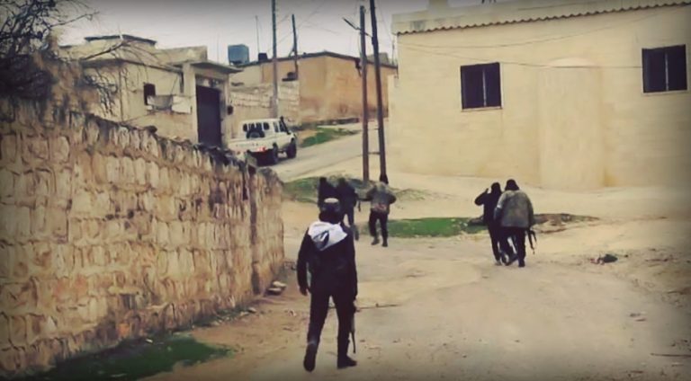 Ji pêş otomobîla berpirsê xwe ve 16 kes revandin