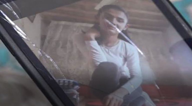 Berfîna 12 salî li ber derê malê revand û birine leşkeriyê