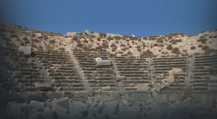 Çeteyên Tirkiyê Kela Hûrî ya şûnwarî wêran kir