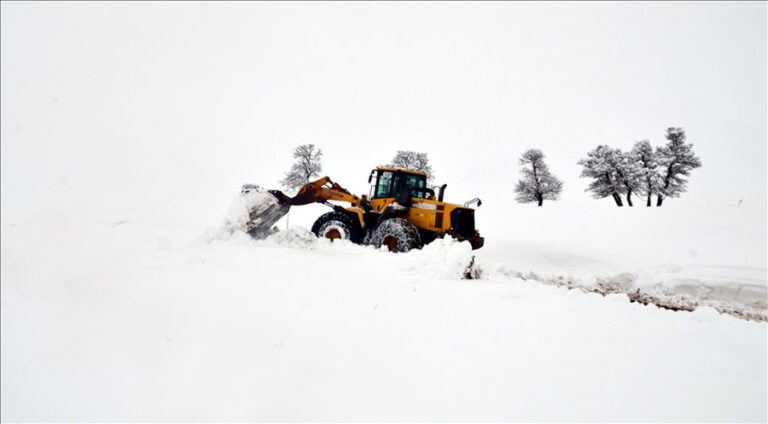 Rêyên 114 gundan li Mûşê ji ber berfê hatin girtin