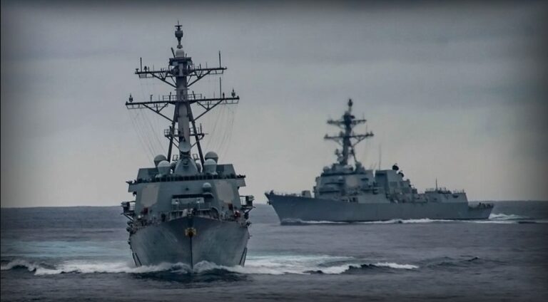 Keştiyên şer gihîştine derya Reş