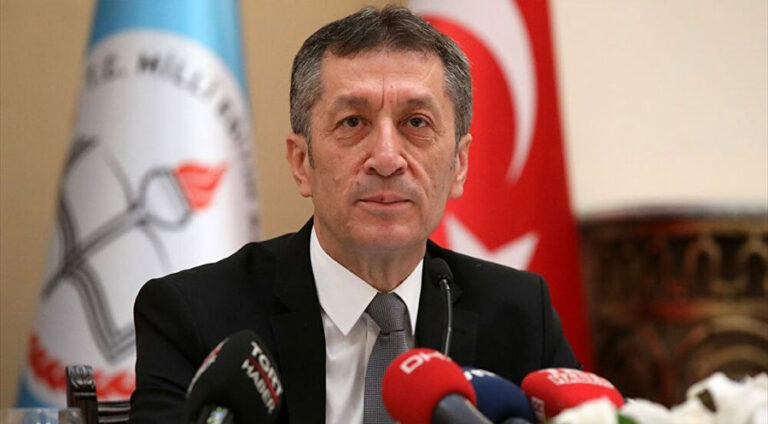 Zîya Selçuk: Ji xeynî Tirkî zimanekî din nabe!