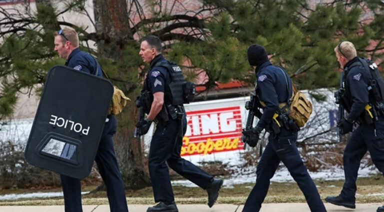 Li Amerîka 2 kes di êrîşeke de mirin û 20 kes jî birîndar bûn