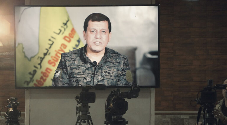 Mezlûm Ebdî: Me navenda Efrînê topbaran nekirîye
