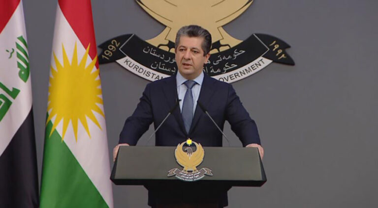 Serokwezîrê Herêma Kurdistanê Mesrûr Barzanî ragihand: “Ez bi tundî êrîşa îro ya PKKê ya ser Pêşmerge şermezar dikim û ez ji Parlamentoya Kurdistanê û aliyên siyasî daxwaz dikim ku bi yekdengî li dijî vê destdirêjiyê rawestin.” Serokwezîr Mesrûr Barzanî li ser hesabê xwe yê Twitterê derbarê êrîşa îro ya PKKê ya ser hêzên Pêşmerge de diyar kir: “Ez bi tundî êrîşa îro ya PKKê ya ser Pêşmerge şermezar dikim. Ez sersaxî û hevxemiya xwe arasteyî malbatên pênc şehîdan dikim û hêviya başbûna bilez ji bo birîndaran dixwazim.” Mesrûr Barzanî herwiha destnîşan kir: “Ez ji Parlamentoya Kurdistanê û aliyên siyasî daxwaz dikim ku bi yekdengî li dijî vê destdirêjiyê rawestin.”