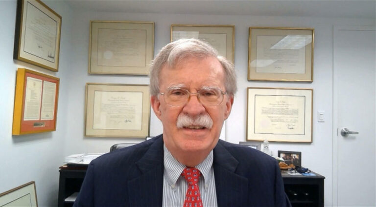 John Bolton: Çaresiya herî baş jinavbirina sîstema hukimraniya Îranê ye