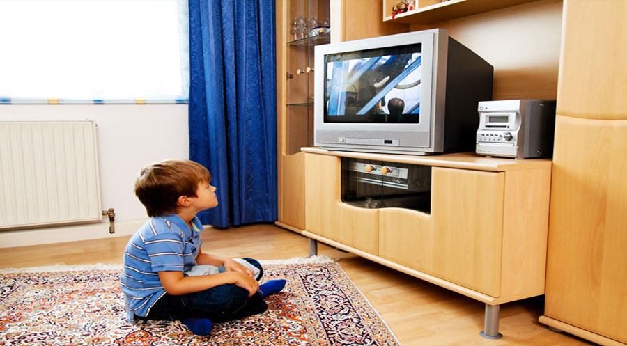 Li Rihayê zarokê 4 salî televîzyon bi ser de ket û canê xwe ji dest da