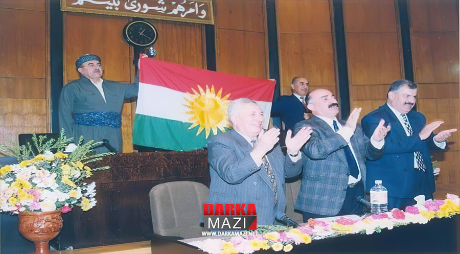 22 sal bi ser pesendkirina Ala Kurdistanê li Parlemantoyê derbas bû