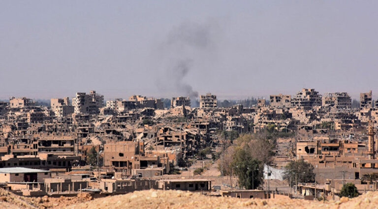 Di êrişa DAIŞê de herî kêm 13 çekdarên rêjîma Sûriye hatin kuştin