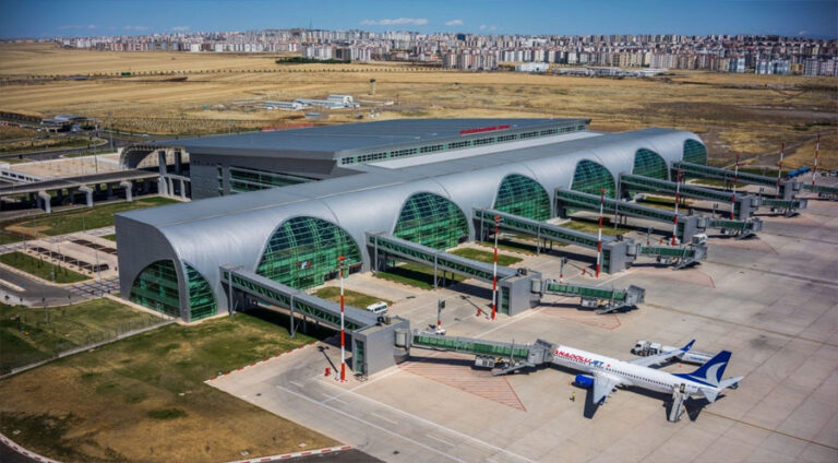 Hemû geştên asmanî li Diyarbekirê hatin rawestandin