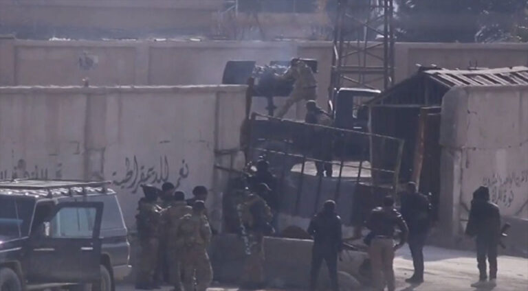 HSD: Hemû girtîyên DAIŞê di zindana Sinae ya Hesekê da teslîm bûn