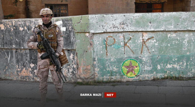 Pêtrî 100 çekdarên Ereb çekên xwe avêtin û dev ji komên girêdayî PKK’ê berda