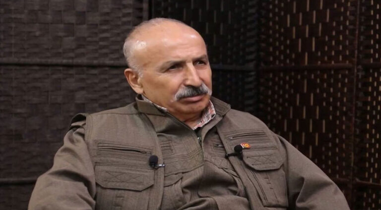 Navê derewê û feqîrîya mejî: Mustafa Karasu !