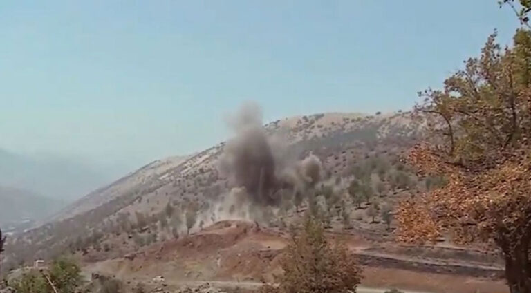 Îran bajarokê Simîlan bi tundî topbaran dike
