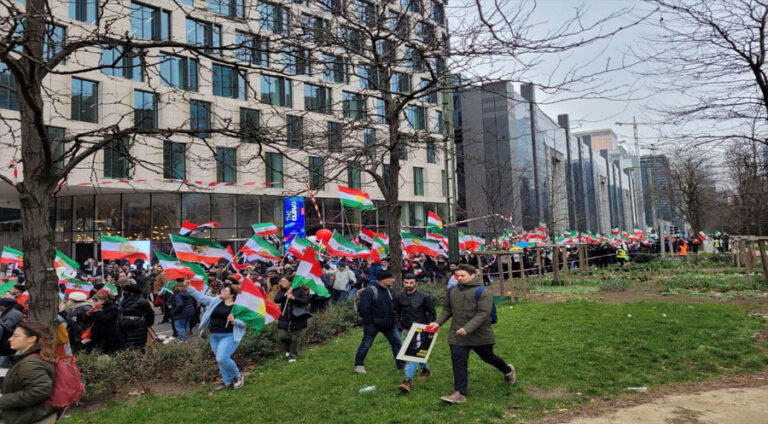 Bruksel.. Xwepêşandan ji bo bi terorîst nasandina supayê pasdaran