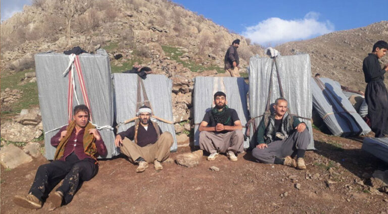 Sê kolberên kurd bi guleyên hêzên dewleta Îranê birîndar bûn