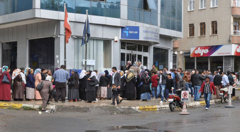 Rêjeya bêkariyê li Tirkiye û Bakurê Kurdistanê bilind bûye