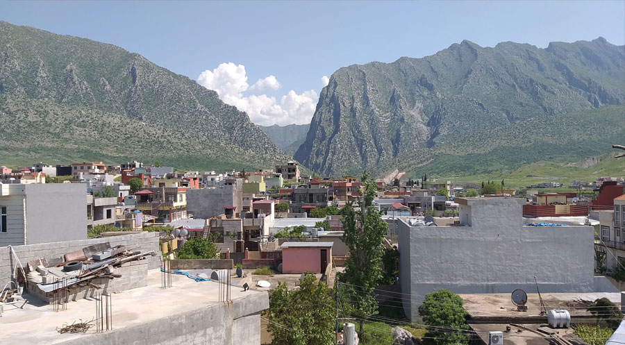 Çekdarên PKKê li sînorê Amêdiyê teqe li hêzên Pêşmerge kirin