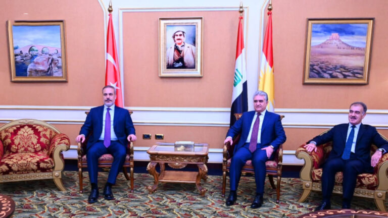 Wezîrê Derve yê Tirkiyê bi berpirsên Herêma Kurdistanê re dicive