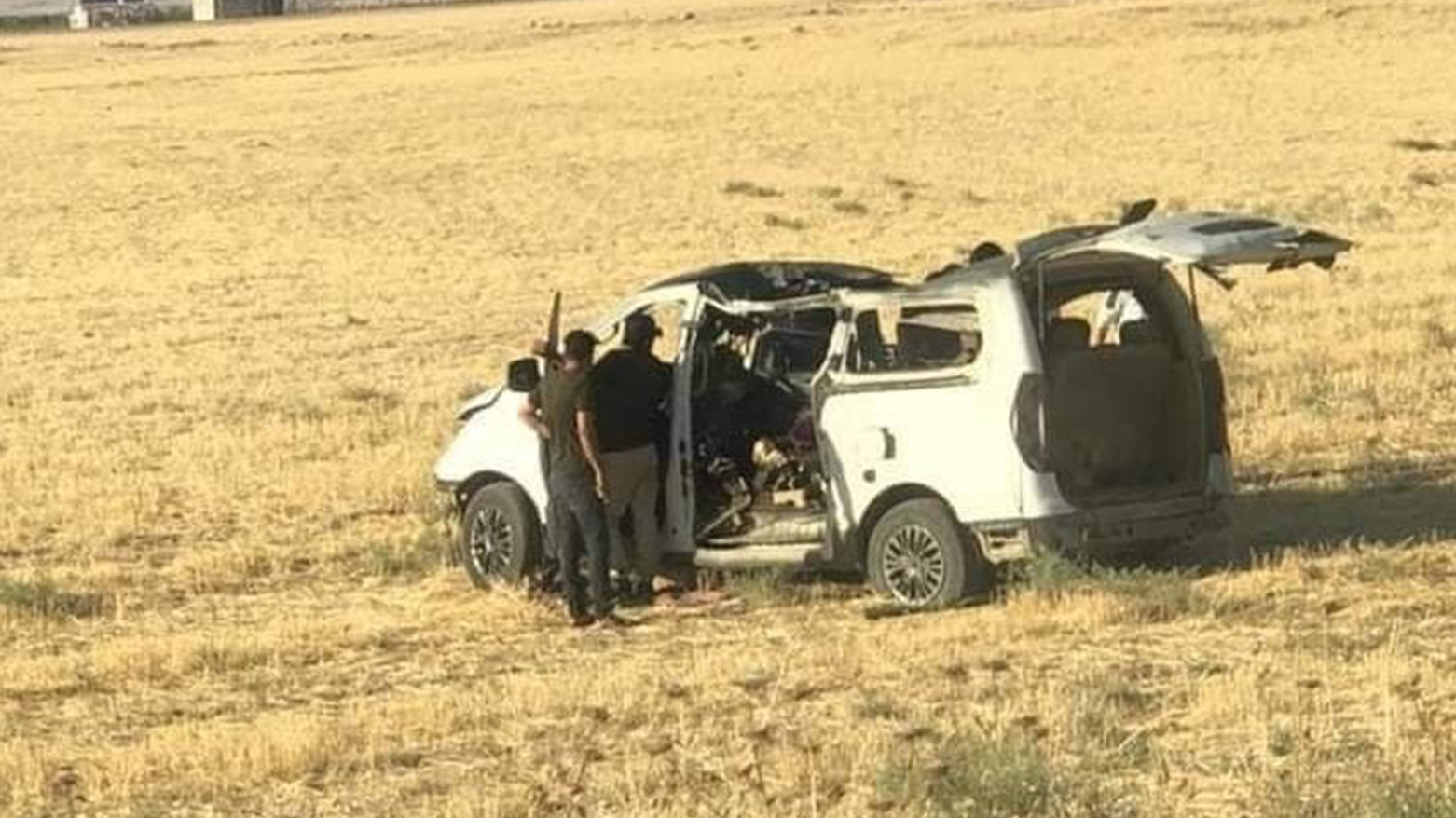 SOHR: Droneke Tirkiyê otomobîleke rojnamevanan li Qamişlo bombebaran kir