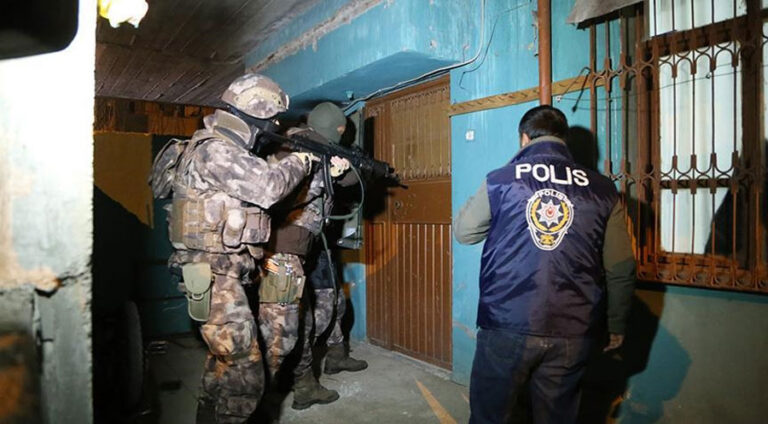Piştî teqîna PKKê li Enqereyê pêkanî 127 kes hatine desteserkirin