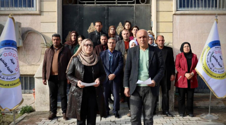 Ji ber êrîşên Tirkiyeyê nêzî 90 hezar xwendekar ji xwendinê bêpar mane