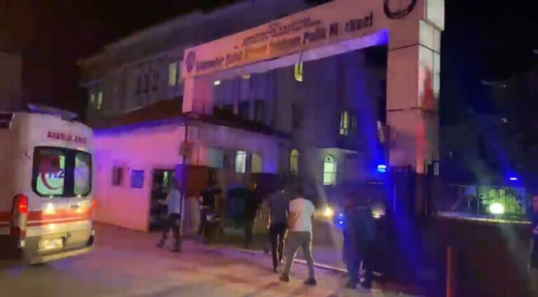Li Semsûrê polîsekî 2 hevalên xwe kuştin