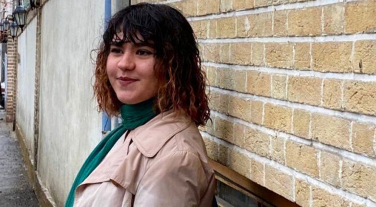 Ji aliyê hêzên ewlehiya Îranê ve destdirêjiya seksî li ser Jineke rojnamevan hate kirin