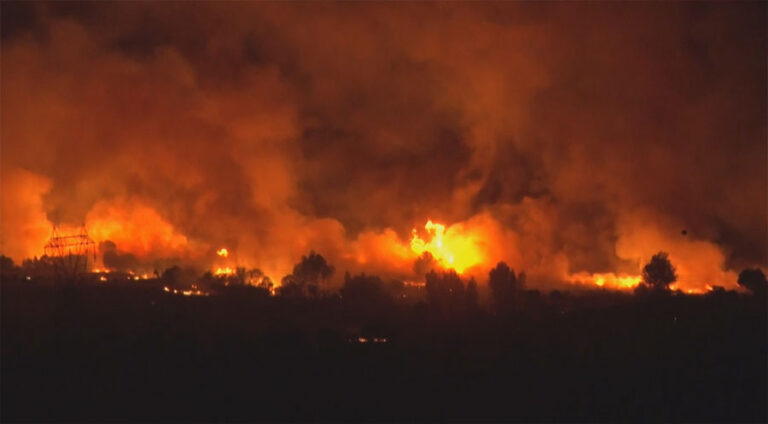 Agir li navçeyên Diyarbekirê belav bû û bi hezaran donim şewitîn
