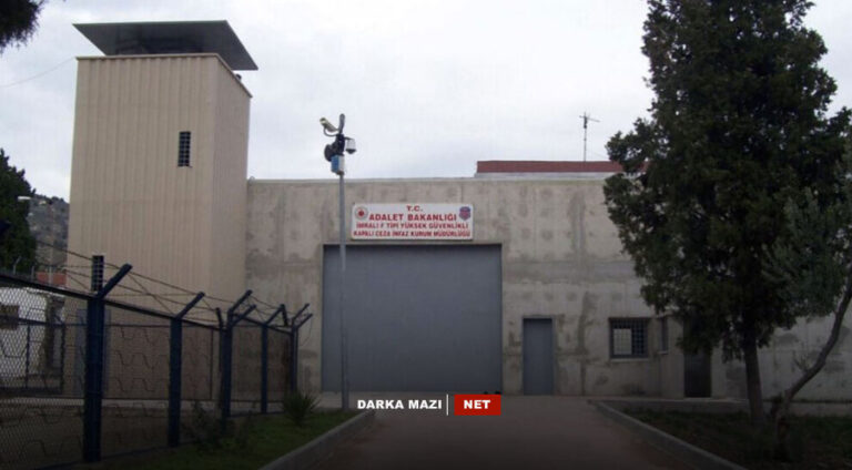 Şandeke parêzerên Ocalan gihîştin Îmraliyê