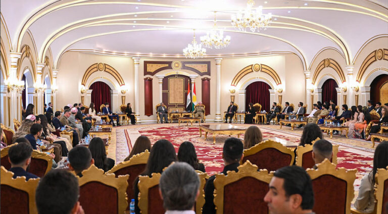 Serok Barzanî bo ciwanên Kurd ên diyasporayê: Girîngiyê bidin xwendin û xweavakirinê