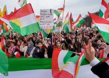 Revenda Kurd li Almanyayê ji bo piştgiriya Rojavayê Kurdistanê daketin kolanan