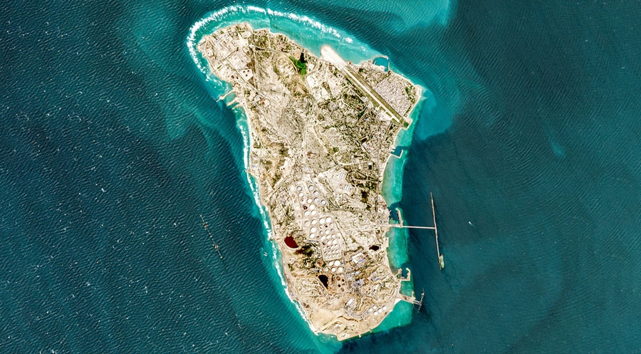 New York Times: Êrîşa li ser Girava Xargê piraniya hinardekirina petrolê rawestandiye