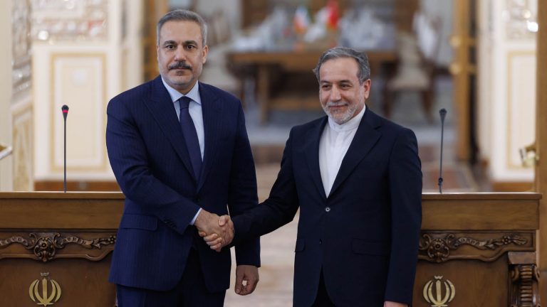 Iraqçî ji Fîdan re: Em rêzê li yekparçeyiya axa Tirkiyeyê digirin