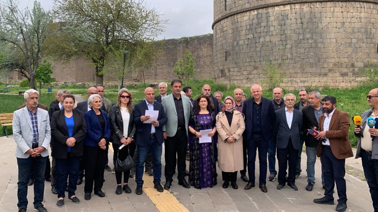 Konferansa yekîtiya neteweyî ya kurdên bakur: "Yekîtî ji bo me mecbûriyet e"