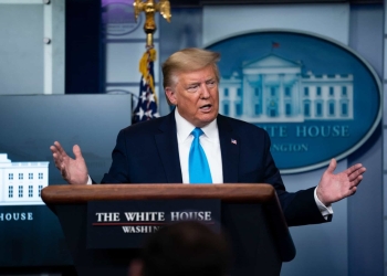 Di şîvxwarina Trump ligel rojnamevanan de teqe rû da: Êrîşker hate girtin