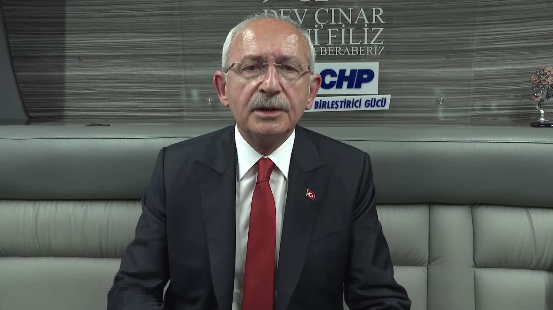 Krîza serokatiyê di navbera Kiliçdaroglu û Ozel de kûrtir dibe