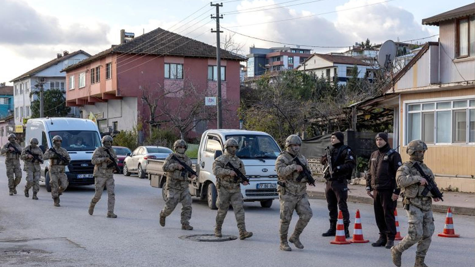 Berî Lûtkeya NATOyê li Enqereyê operasyonên berfireh: 178 Kes hatin girtin