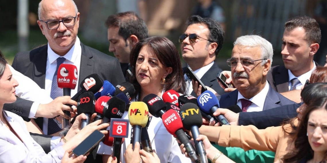 DEM Partî ji bo Pêvajoya Aştiyê ber bi parlamenê ve pêngavan diavêje û daxwaza "Qanûna Çarçoveyê" dike