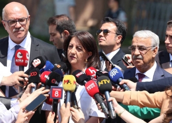 DEM Partî ji bo Pêvajoya Aştiyê ber bi parlamenê ve pêngavan diavêje û daxwaza "Qanûna Çarçoveyê" dike